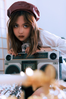 吃奶门视频